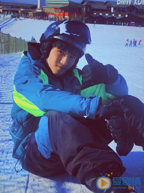 许乐骁雪地照 许乐骁高清写真_许乐骁高清剧照