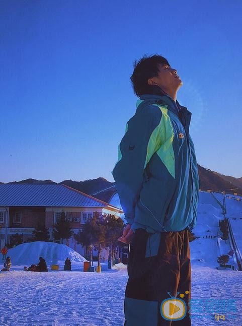 许乐骁雪地照 许乐骁高清写真_许乐骁高清剧照