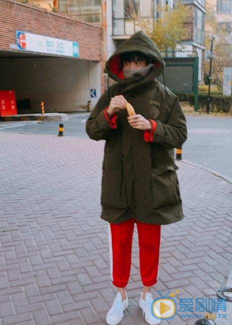 许乐骁生活照 许乐骁高清写真_许乐骁高清剧照