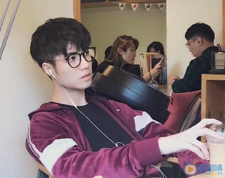 许乐骁生活照 许乐骁高清写真_许乐骁高清剧照