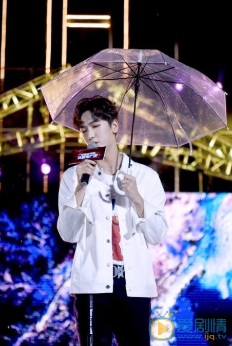 杨梓鑫舞台照 杨梓鑫高清写真_杨梓鑫高清剧照
