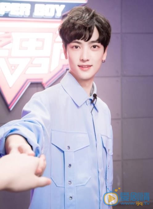 杨梓鑫《快乐男声》节目照 杨梓鑫高清写真_杨梓鑫高清剧照