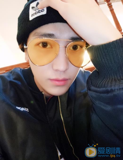 杨梓鑫自拍照 杨梓鑫高清写真_杨梓鑫高清剧照