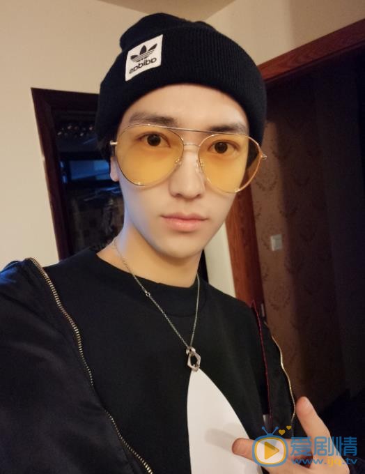 杨梓鑫自拍照 杨梓鑫高清写真_杨梓鑫高清剧照
