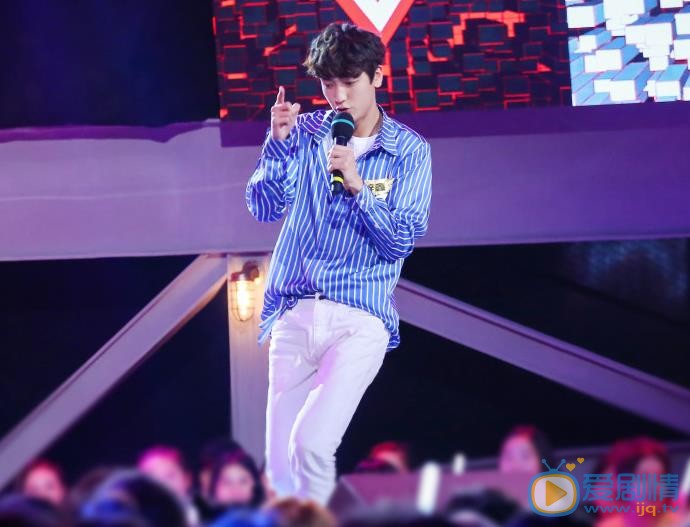 杨梓鑫《快乐男声》节目照 杨梓鑫高清写真_杨梓鑫高清剧照