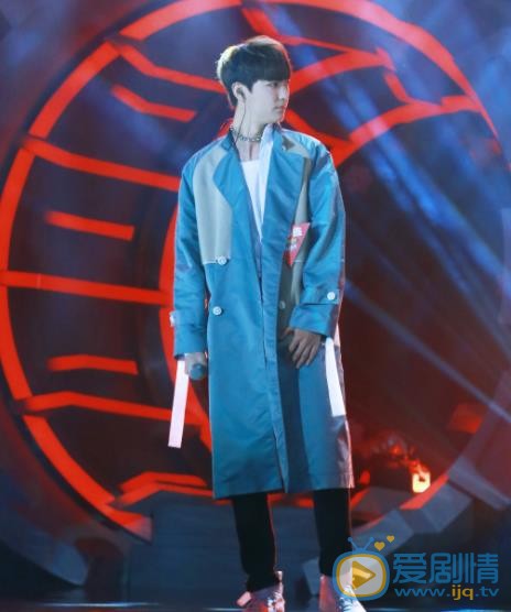 杨梓鑫《快乐男声》节目照 杨梓鑫高清写真_杨梓鑫高清剧照