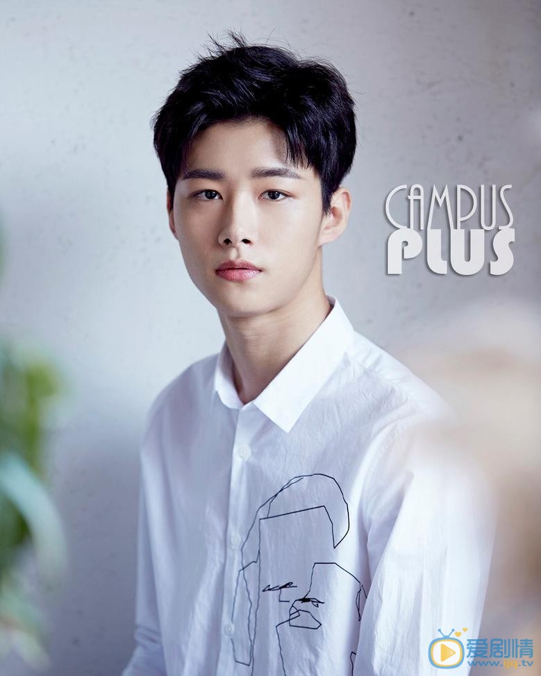 CAMPUSPLUS画报杂志写真