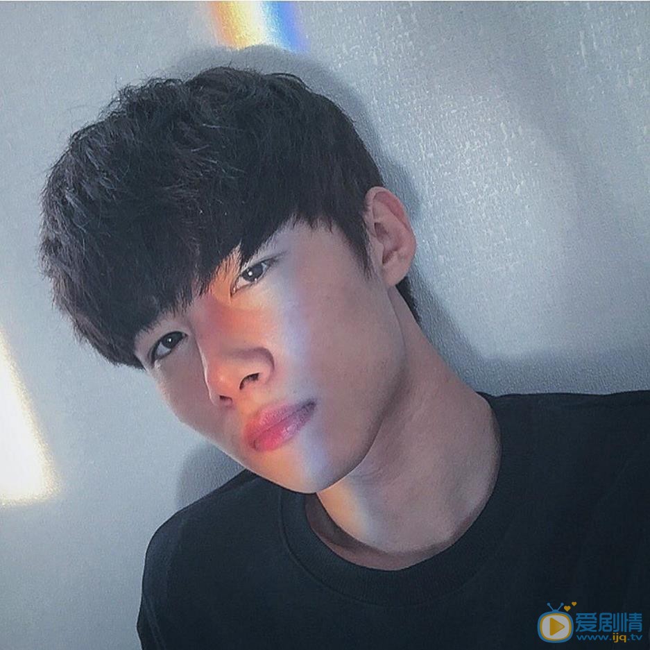 徐志焄帅气自拍照 徐志焄高清写真_徐志焄高清剧照