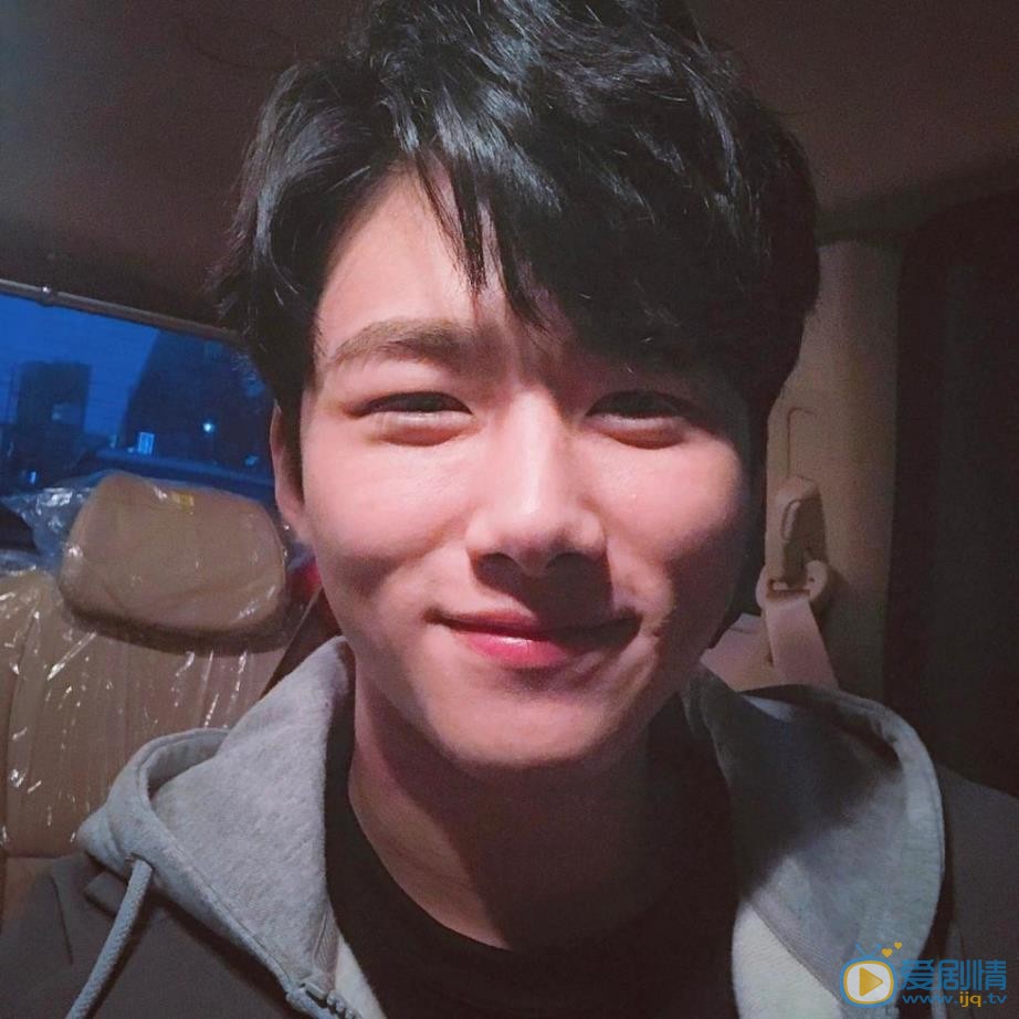 徐志焄帅气自拍照 徐志焄高清写真_徐志焄高清剧照