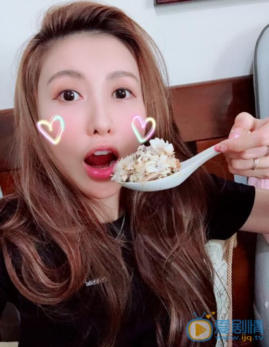 简恺乐自拍照 简恺乐高清写真_简恺乐高清剧照