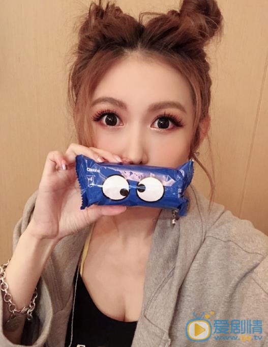 简恺乐自拍照 简恺乐高清写真_简恺乐高清剧照