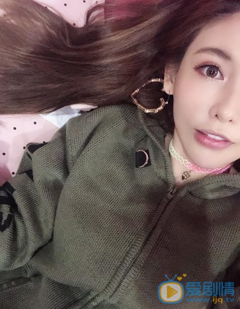 简恺乐自拍照 简恺乐高清写真_简恺乐高清剧照