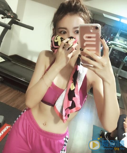 简恺乐自拍照 简恺乐高清写真_简恺乐高清剧照