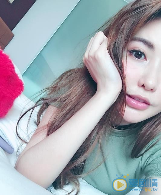 简恺乐自拍照 简恺乐高清写真_简恺乐高清剧照
