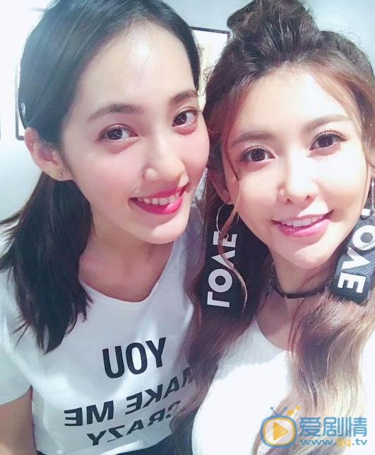 简恺乐与他人合照 简恺乐高清写真_简恺乐高清剧照