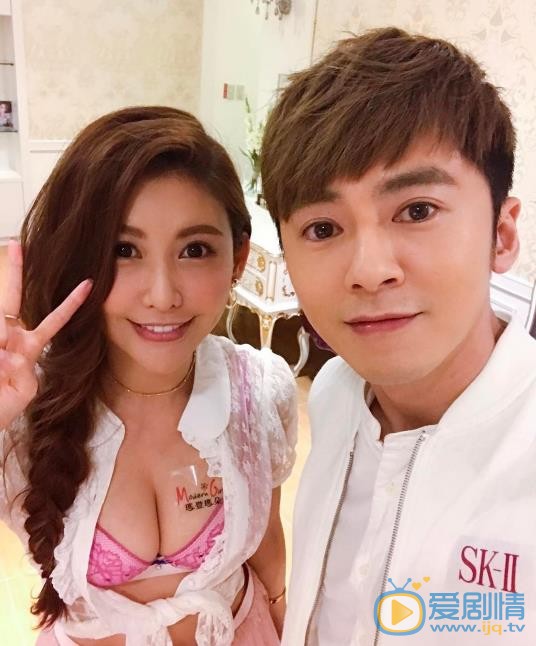 简恺乐与他人合照 简恺乐高清写真_简恺乐高清剧照