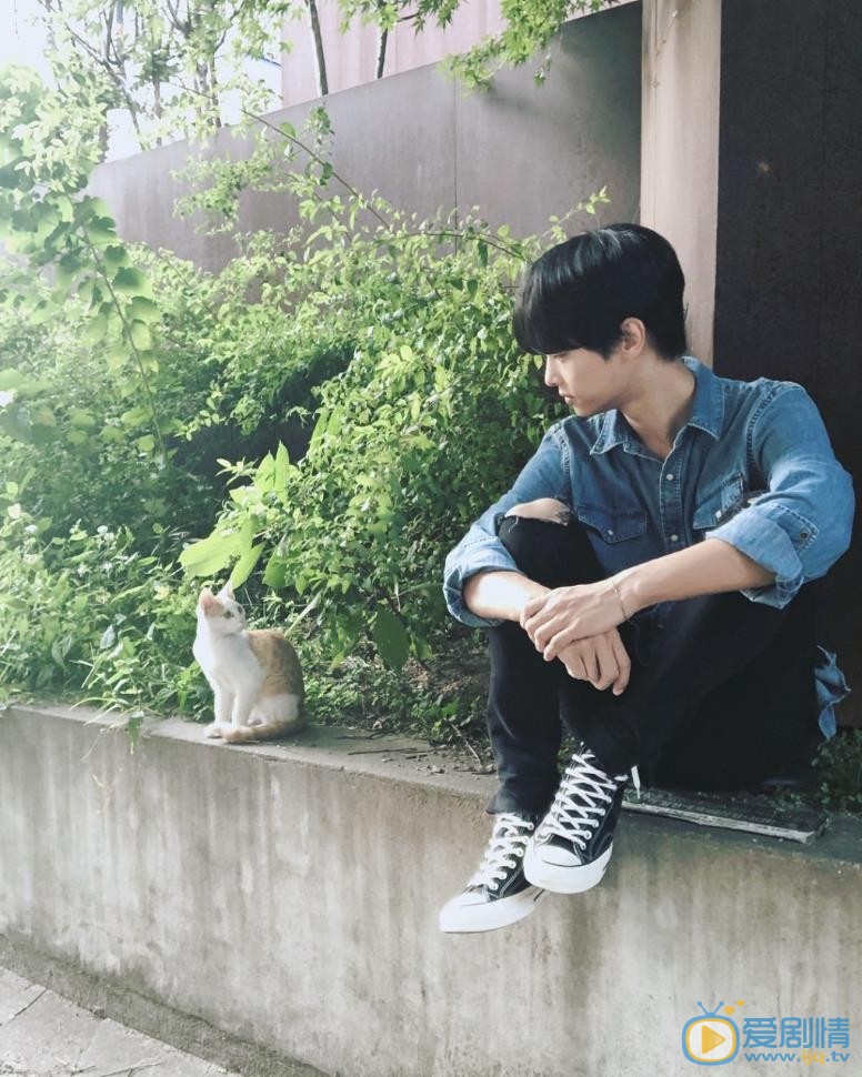 车学沇街拍照 车学沇高清写真_车学沇高清剧照