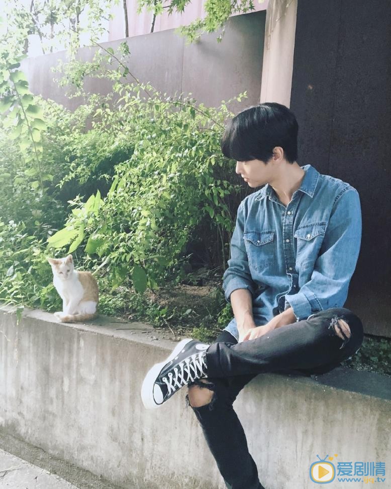 车学沇街拍照 车学沇高清写真_车学沇高清剧照