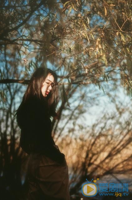 潘启言秋色写真 潘启言高清写真_潘启言高清剧照