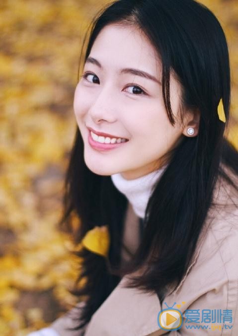 潘启言秋色写真 潘启言高清写真_潘启言高清剧照