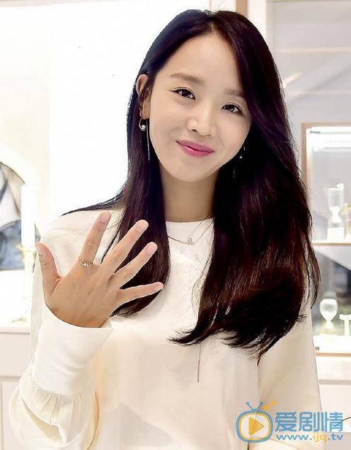 申惠善活动照 申惠善高清写真_申惠善高清剧照