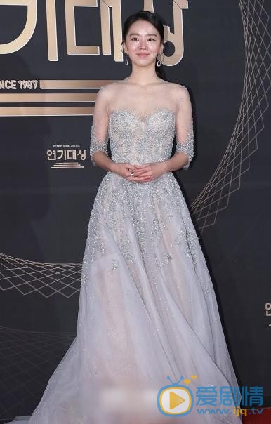 申惠善活动照 申惠善高清写真_申惠善高清剧照