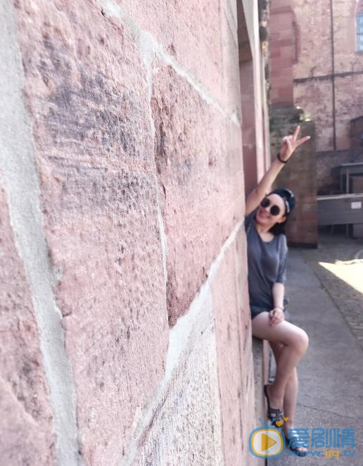 关婷娜户外旅行照 关婷娜高清写真_关婷娜高清剧照