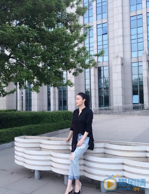 关婷娜户外旅行照 关婷娜高清写真_关婷娜高清剧照