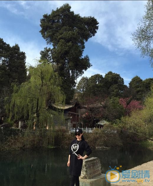 关婷娜户外旅行照 关婷娜高清写真_关婷娜高清剧照