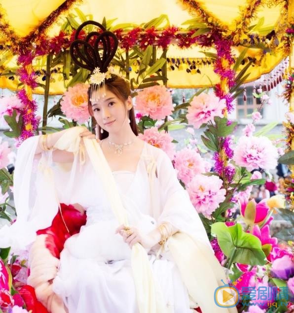 卢小娟生活照 卢小娟高清写真_卢小娟高清剧照