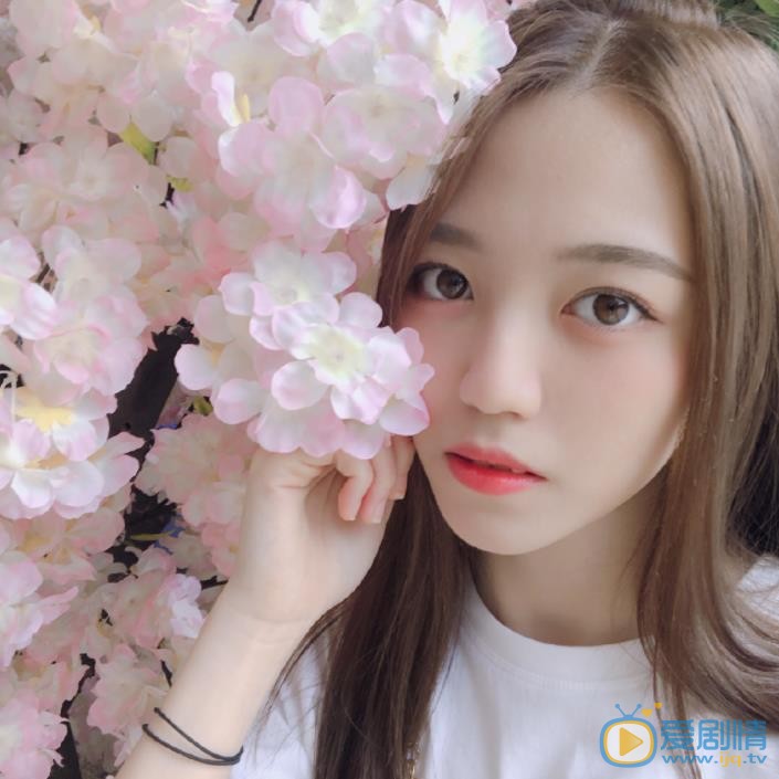 易嘉爱花儿写真 易嘉爱高清写真_易嘉爱高清剧照