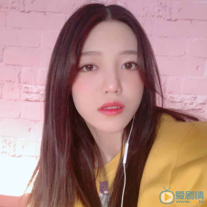 易嘉爱自拍照 卢小娟自拍照