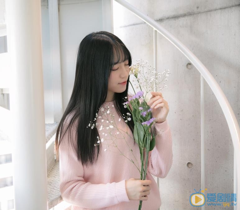 易嘉爱花儿写真 易嘉爱高清写真_易嘉爱高清剧照