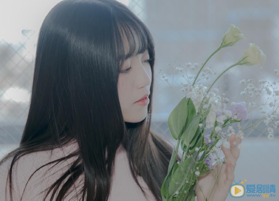 易嘉爱花儿写真 易嘉爱高清写真_易嘉爱高清剧照