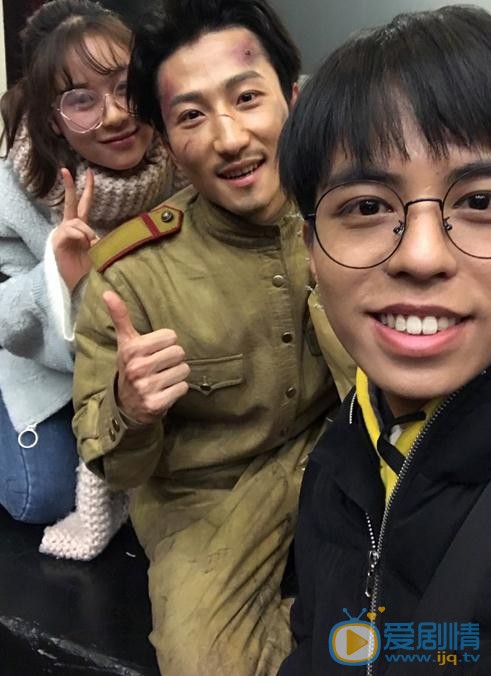 崔莉雅与人合照 崔莉雅高清写真_崔莉雅高清剧照