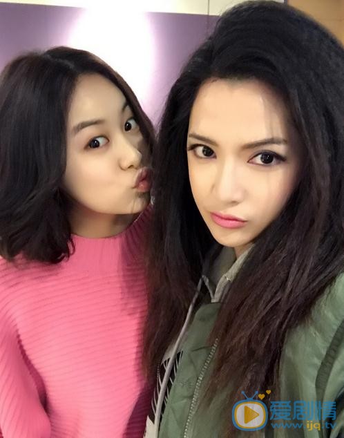 崔莉雅与人合照 崔莉雅高清写真_崔莉雅高清剧照