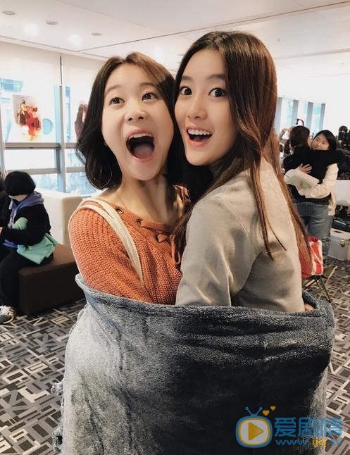 崔莉雅与人合照 崔莉雅高清写真_崔莉雅高清剧照