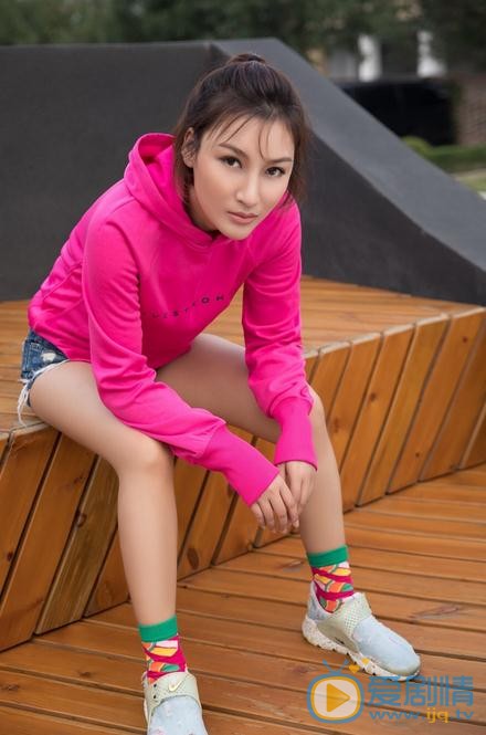 江佳桐街拍写真 江佳桐高清写真_江佳桐高清剧照