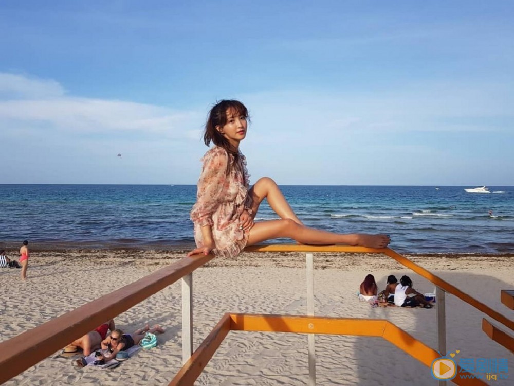 郑惠成沙滩泳装户外写真照 郑惠成高清写真_郑惠成高清剧照