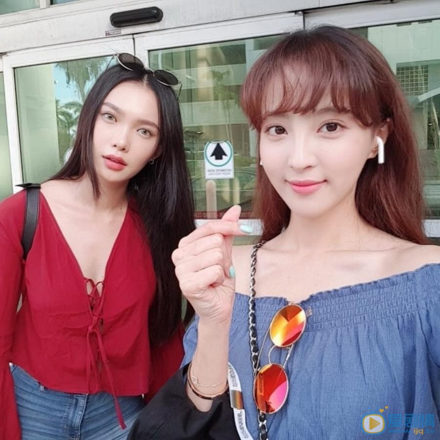 郑惠成与人合照 郑惠成高清写真_郑惠成高清剧照