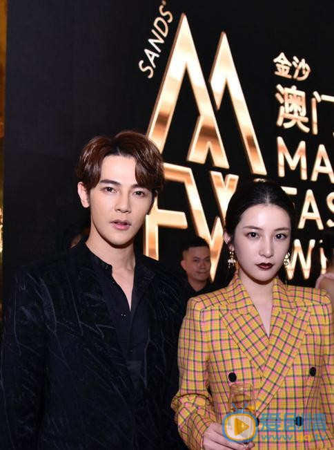 王柳雯与人合照 王柳雯高清写真_王柳雯高清剧照