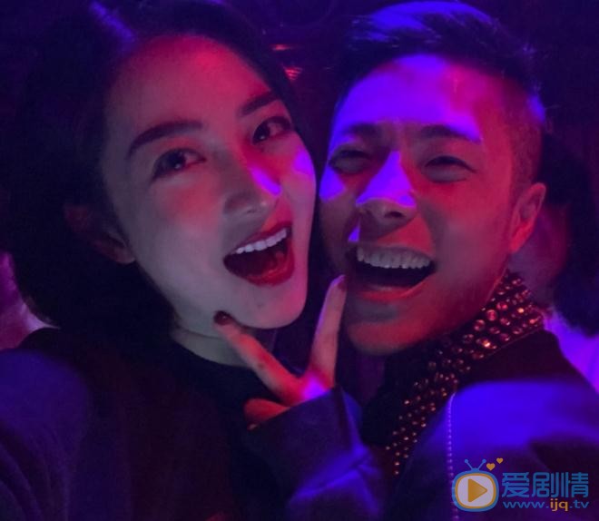 王柳雯与人合照 王柳雯高清写真_王柳雯高清剧照