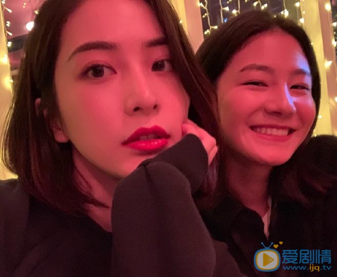 王柳雯与人合照 王柳雯高清写真_王柳雯高清剧照