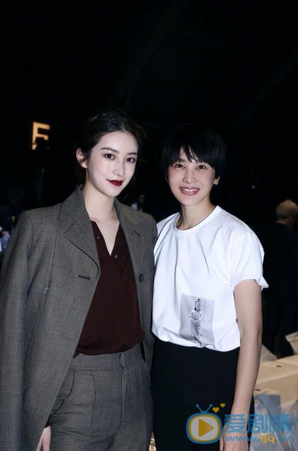 王柳雯与人合照 王柳雯高清写真_王柳雯高清剧照