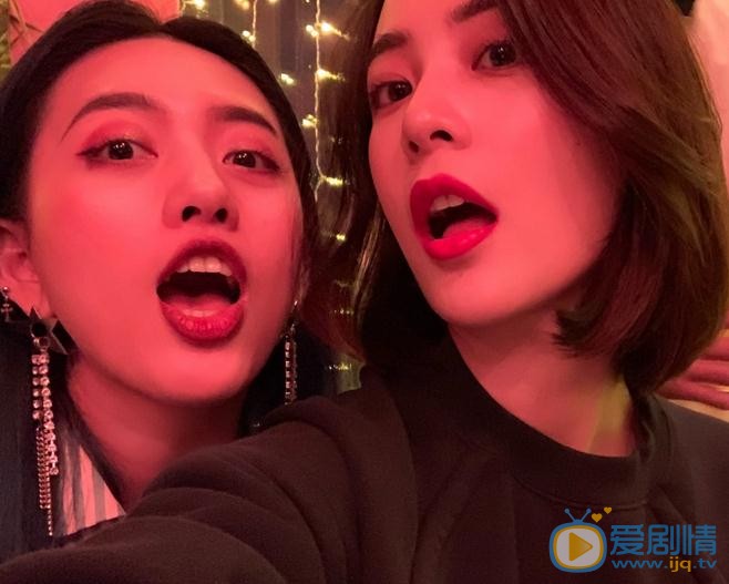 王柳雯与人合照 王柳雯高清写真_王柳雯高清剧照