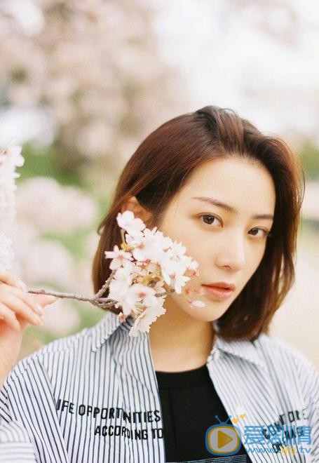 王柳雯街拍写真 王柳雯高清写真_王柳雯高清剧照