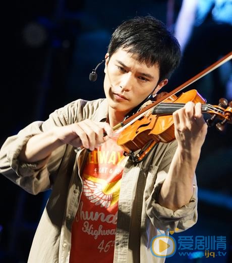 幸福一家人房天忆是谁演的？房天忆扮演者邱泽个人资料、写真及生活照欣赏