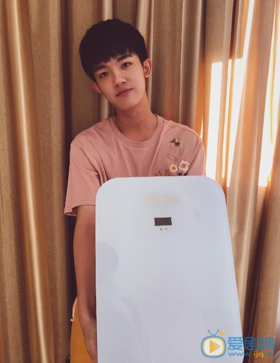 李明德生活照 李明德高清写真_李明德高清剧照
