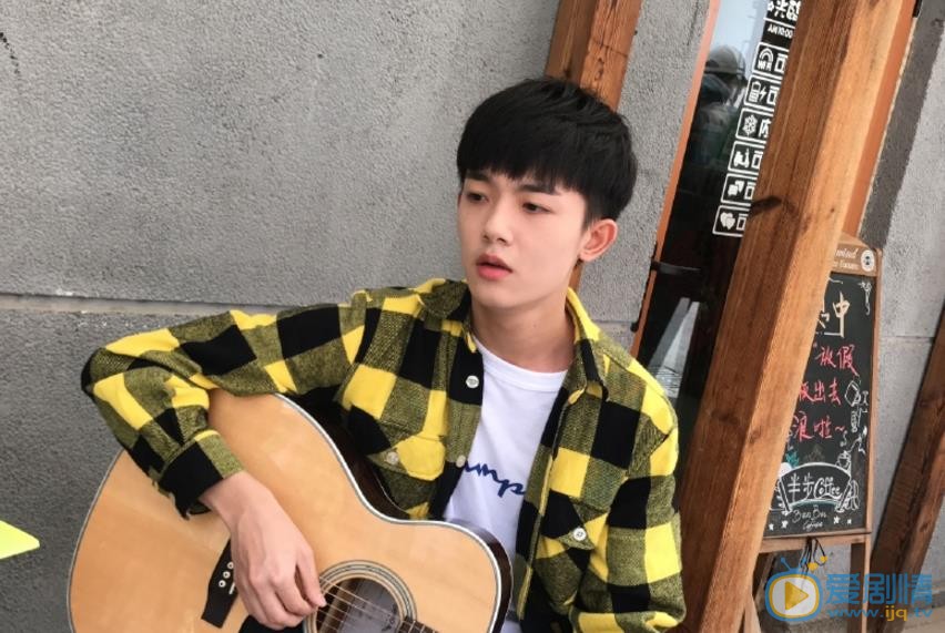李明德生活照 李明德高清写真_李明德高清剧照