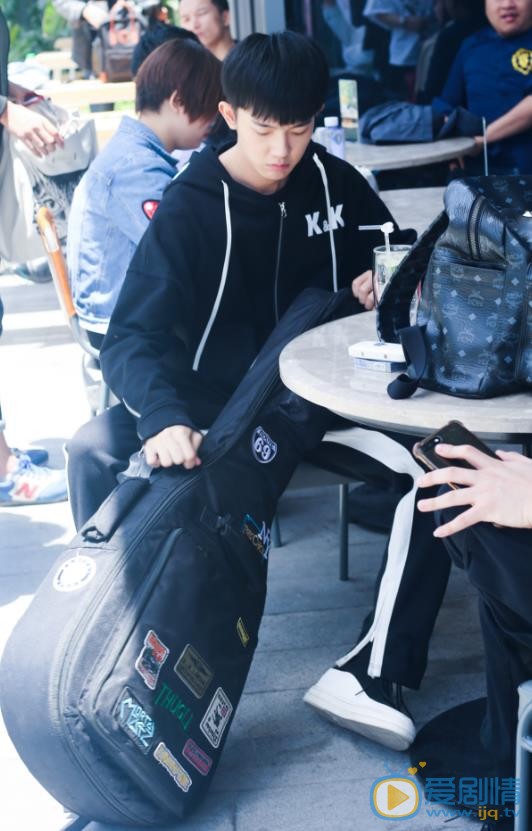 李明德生活照 李明德高清写真_李明德高清剧照